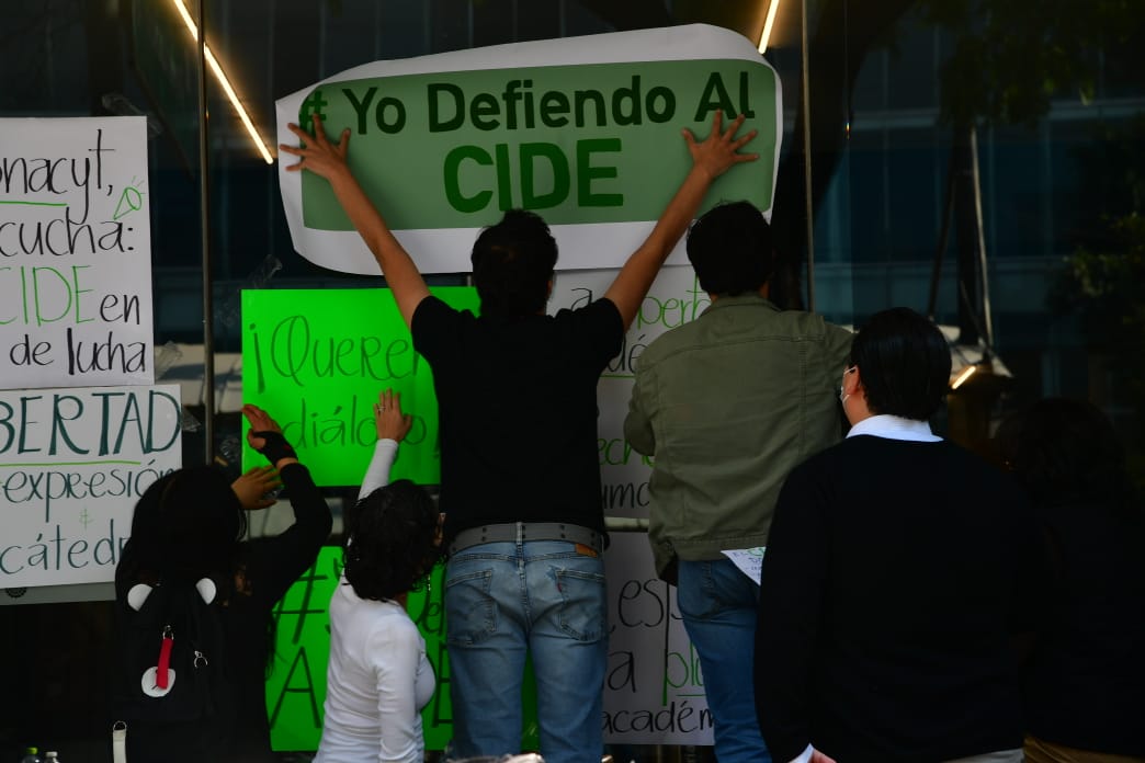 Piden a representantes de Hacienda, SEP, Sener, FCE, Colmex y Banxico no ser "cómplices de la destrucción del CIDE”
