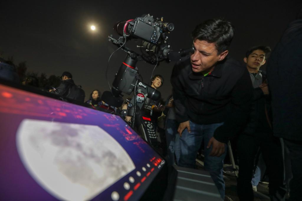 México presencia tres fenómenos lunares 