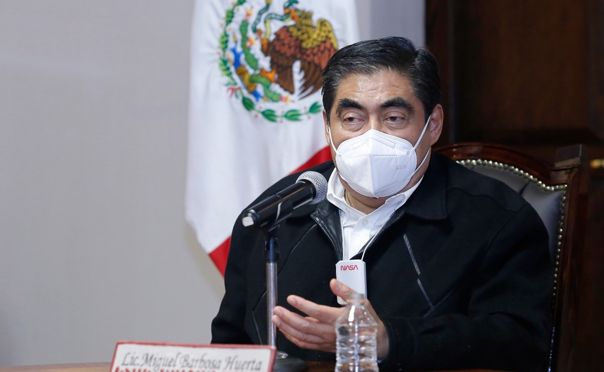 Barbosa advierte que Puebla está en riesgo de pasar a rojo en todos sus municipios