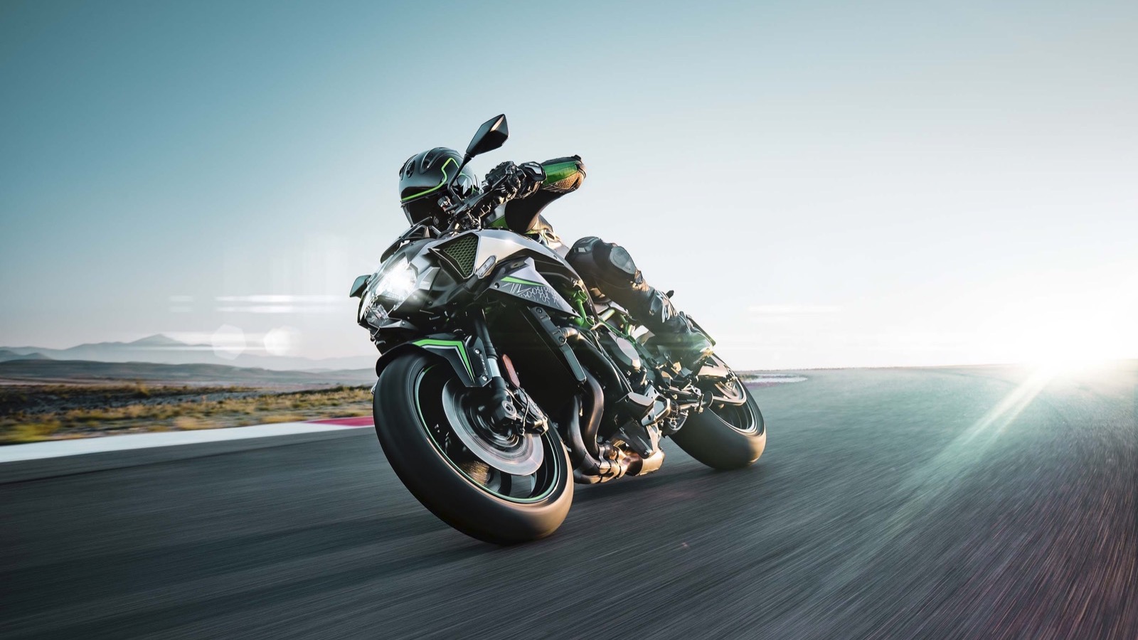 Kawasaki presenta su nueva Z H2 en Tokio