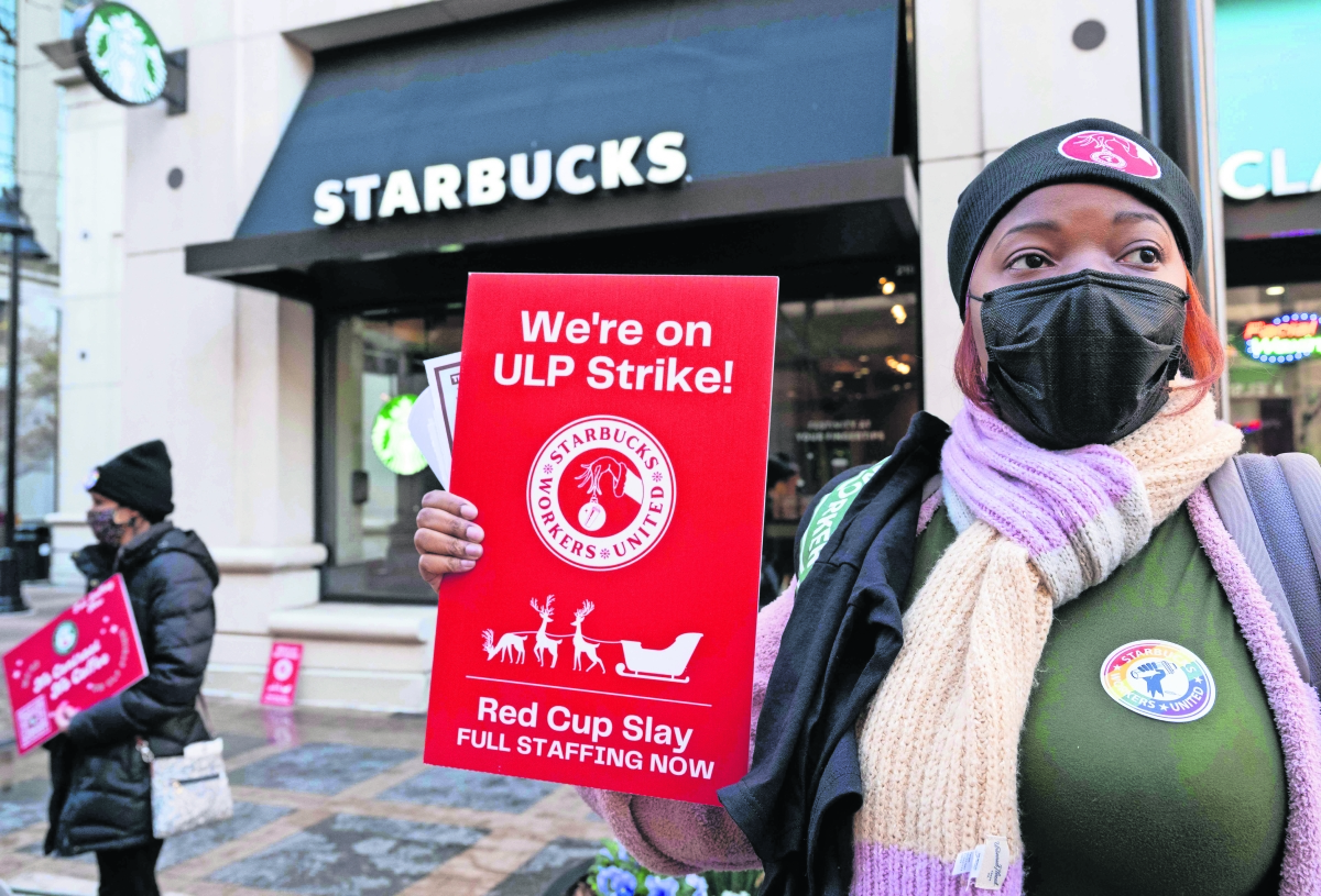 En huelga, miles de trabajadores de Starbucks en EU