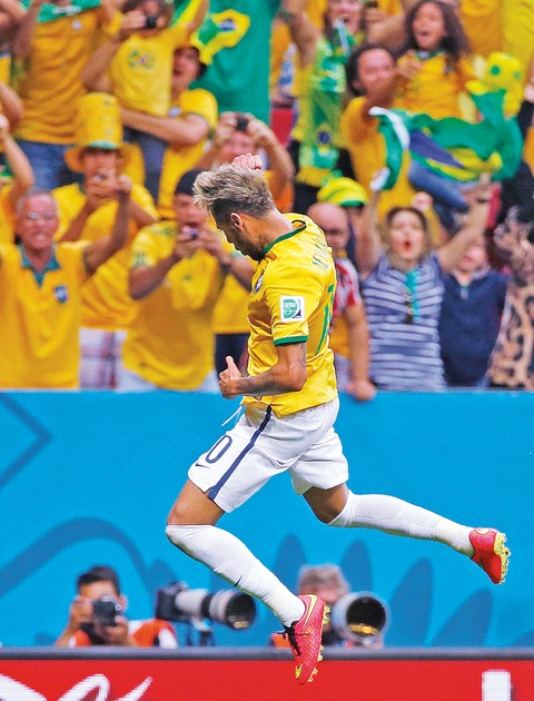 Neymar lleva a Brasil a octavos