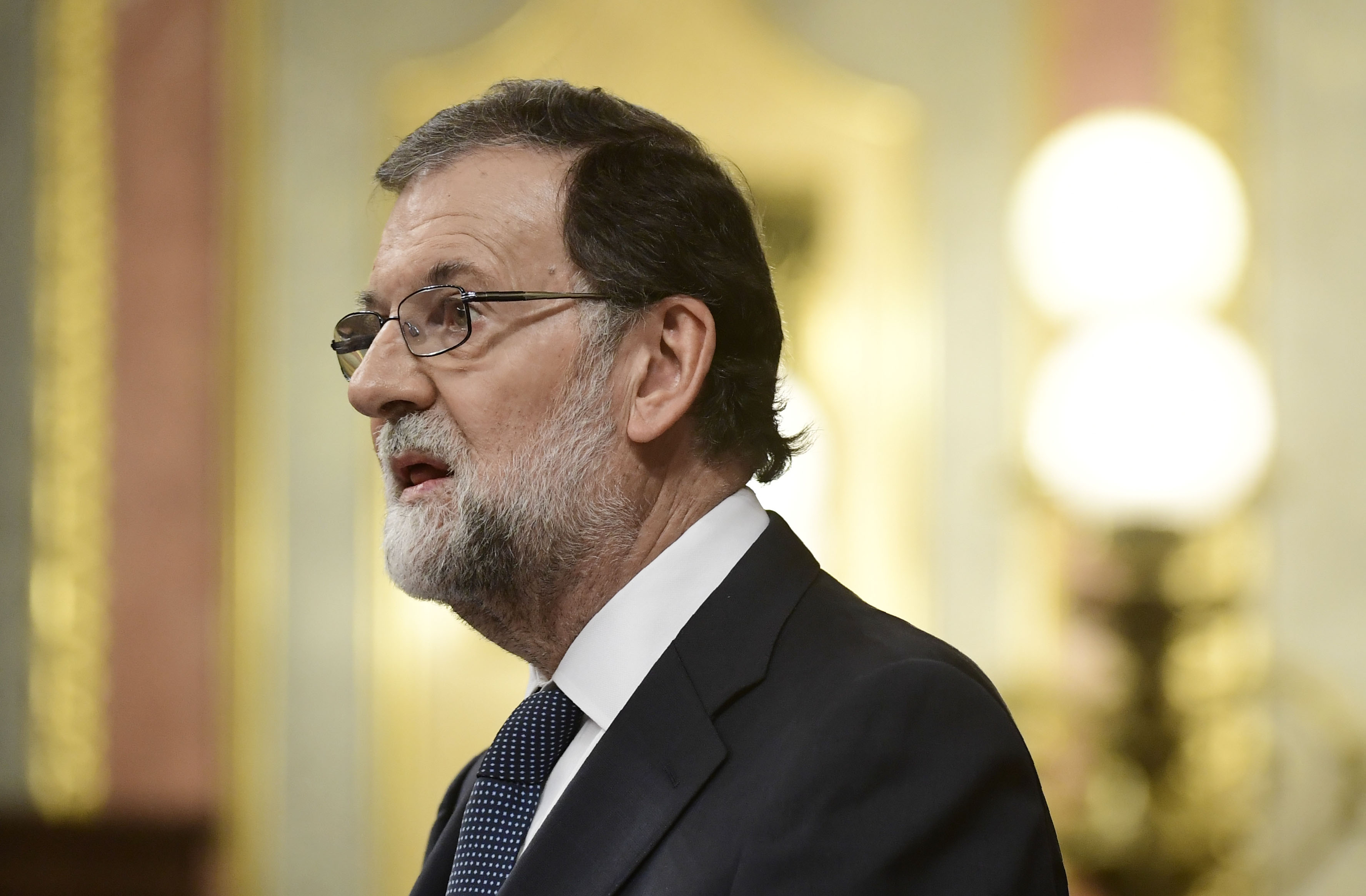 Rajoy pide a líder catalán que aclare si hubo declaración de independencia