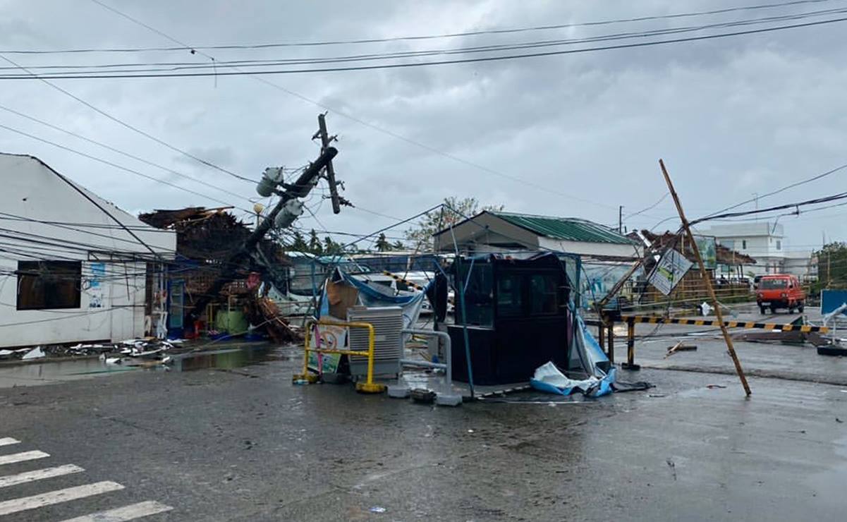 Tifón en Filipinas deja al menos 20 muertos y miles de evacuados