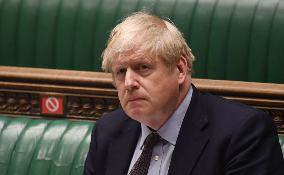 Exasesor critica "desastrosa" gestión de Boris Johnson durante la pandemia de Covid