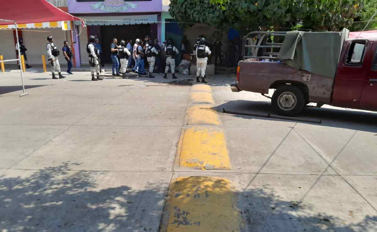 Captan en video ataque de dron en plaza principal de La Ruana, Michoacán 