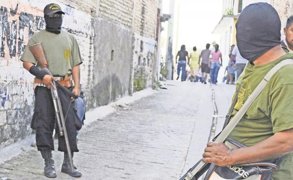 Comunitarios de Chilapa liberan a jefe policiaco y a 6 agentes