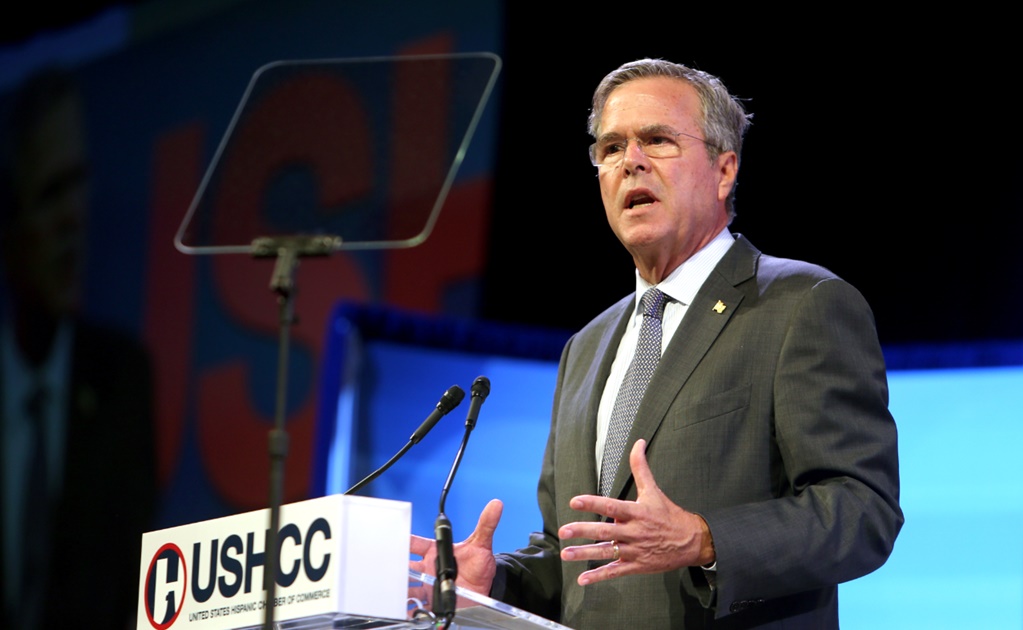 Defiende Jeb Bush reforma migratoria; critica a Trump