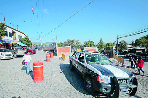 Aseguran camioneta con 4 mil litros de diesel