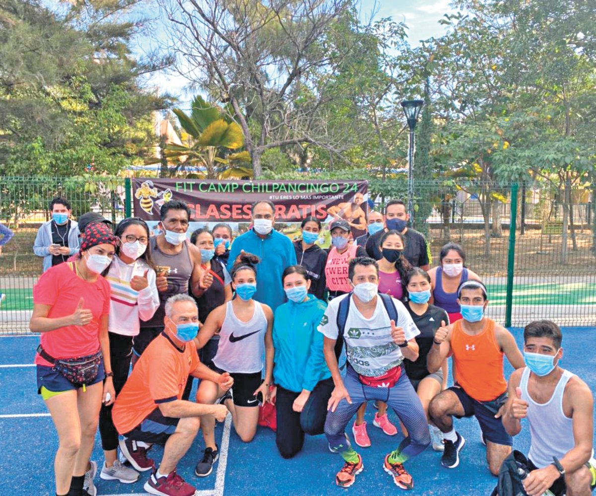 El góber de Guerrero, el semáforo rojo... ¡y la chaviza!