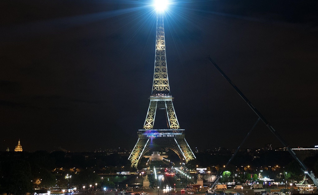 La Torre Eiffel mantiene cierre por un conflicto laboral