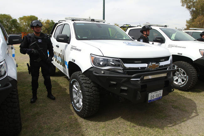 Blindan con equipo a policías municipales