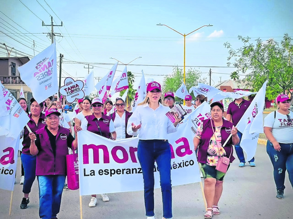 Se pelean priistas y morenistas; jalonean a la alcaldesa