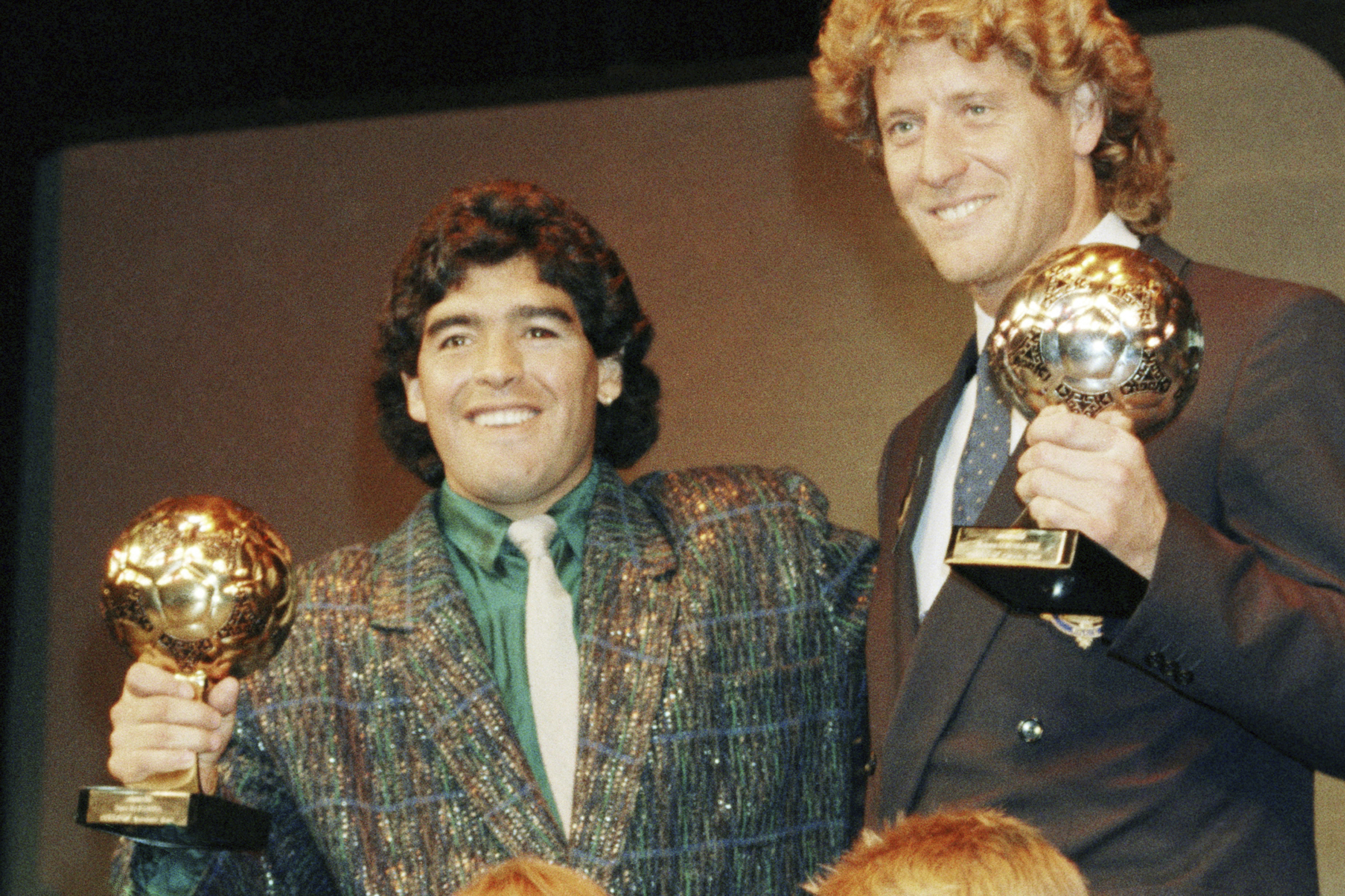 Herederos de Diego Maradona no logran impedir la venta del Balón de Oro de la leyenda