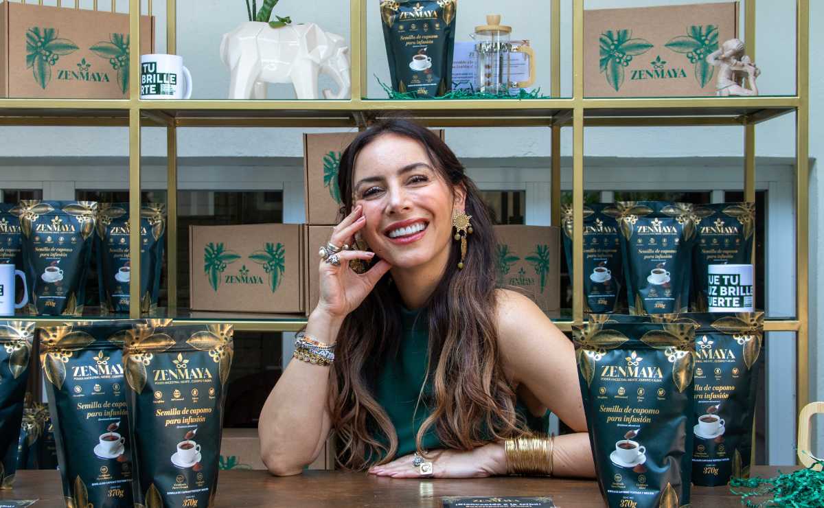Claudia Lizaldi presenta 'Zenmaya' con una experiencia mística en su casa