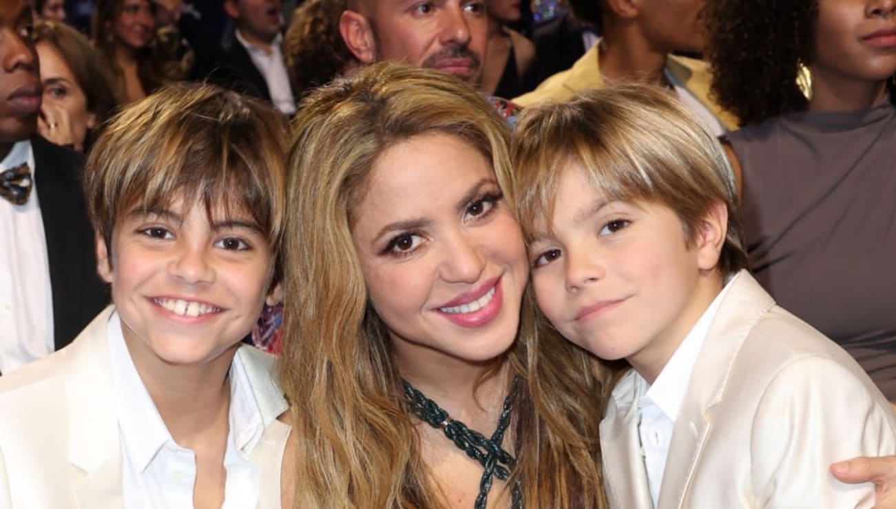 Milan, hijo de Shakira y Piqué, sorprende con presentación musical
