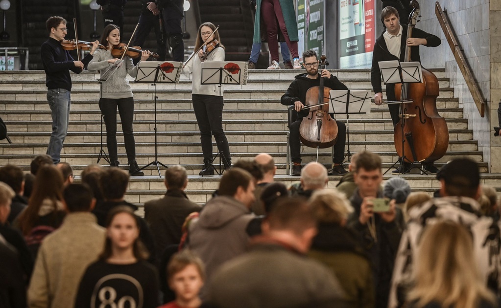 "La música no se detiene": músicos ofrecen concierto en Kharkiv en medio de la guerra en Ucrania 