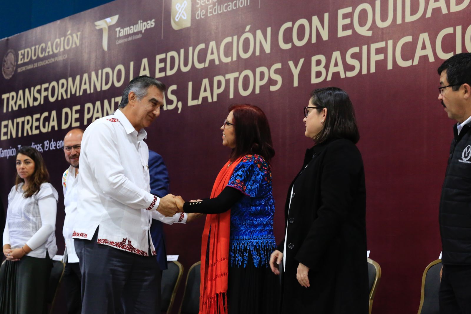 Tamaulipas respalda a maestros; basifica a más de 3 mil 