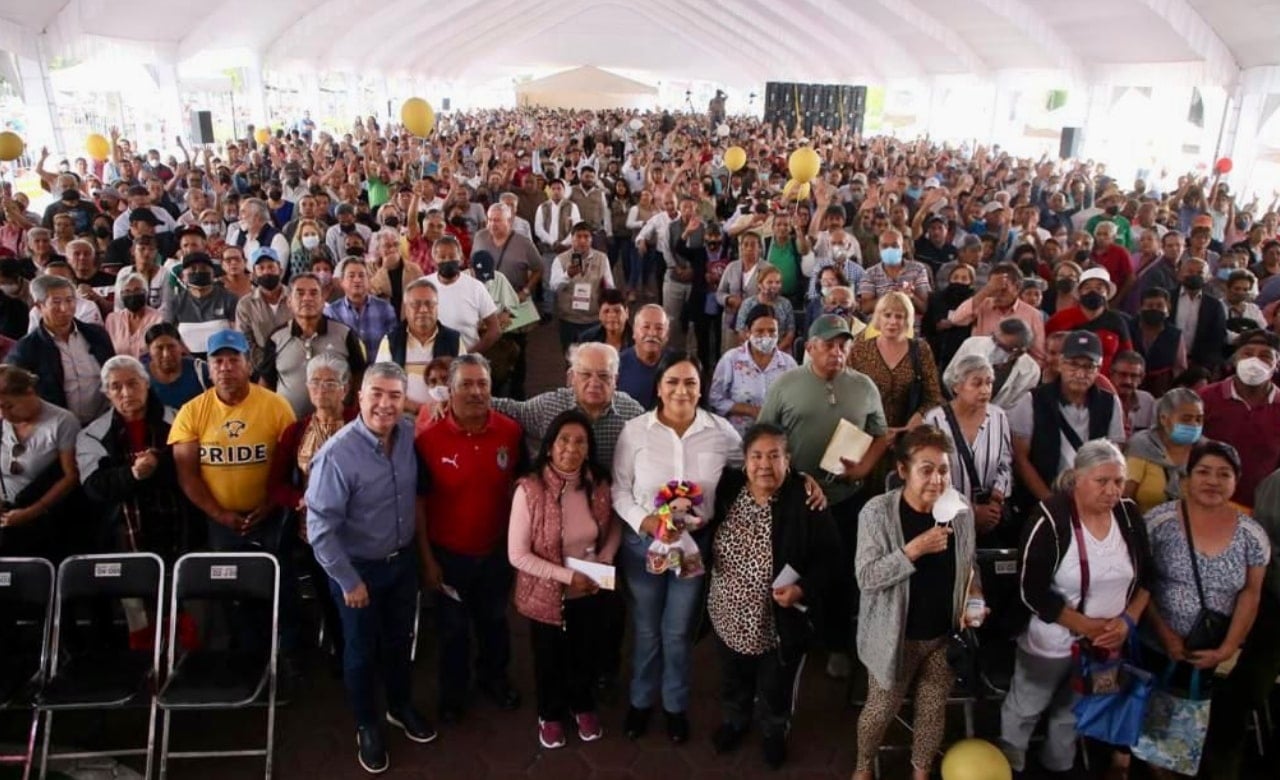 ¿Los jubilados pueden recibir pensión para adultos mayores?