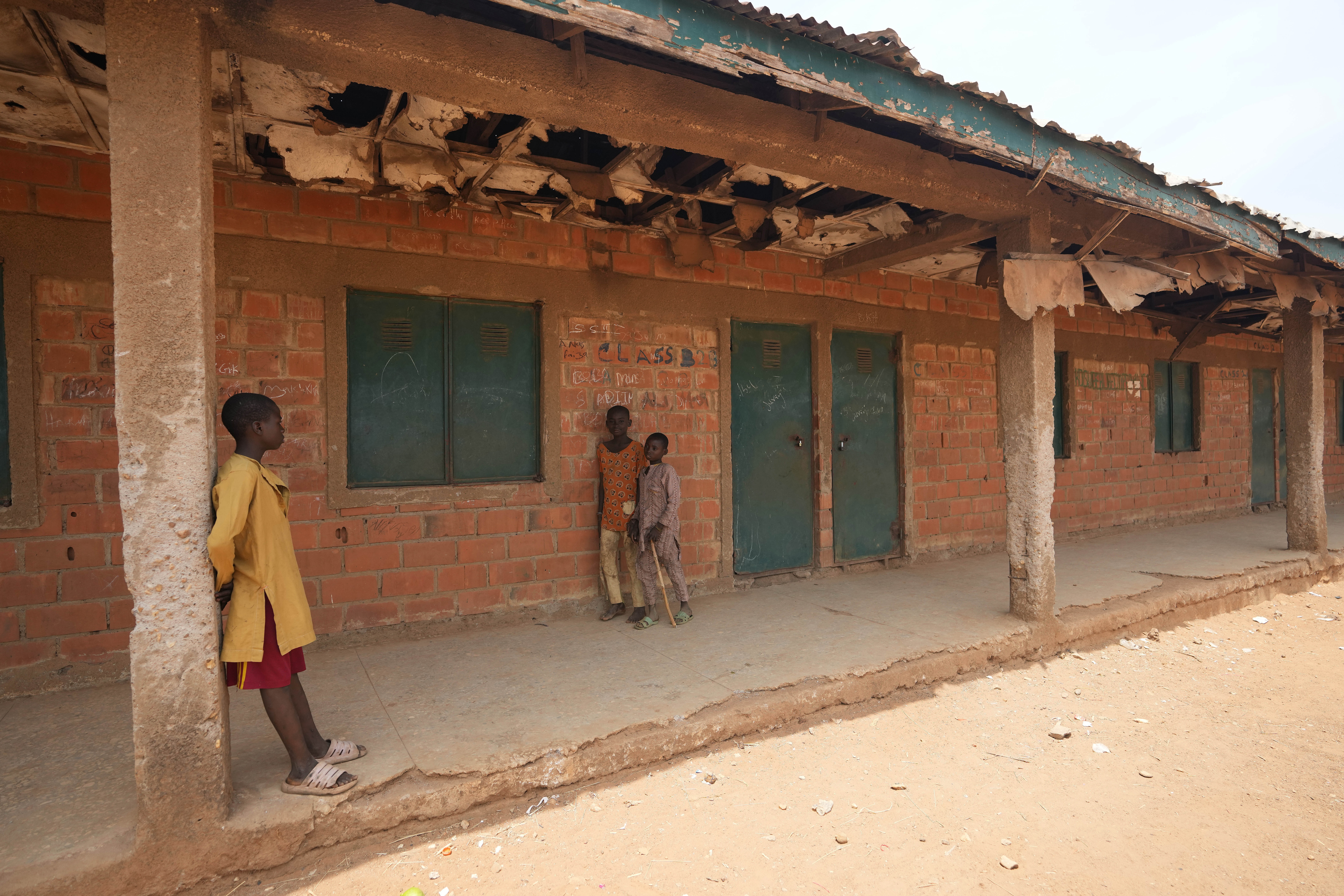 Raptores de más de 280 alumnos y maestros en Nigeria piden un rescate de 567 mil 000 euros