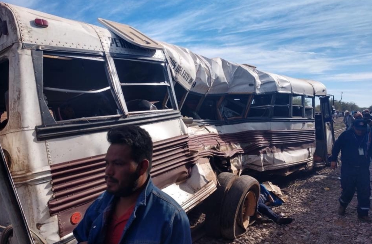 Vinculan a proceso a chofer de camión arrollado por tren en Sonora