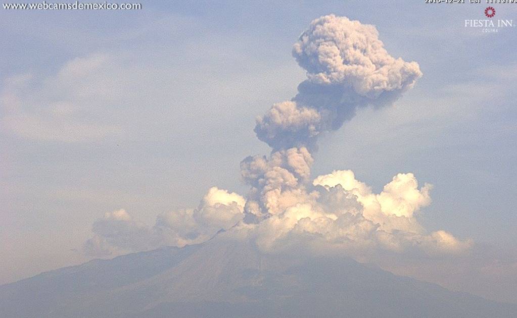 Volcán de Colima registra dos grandes exhalaciones