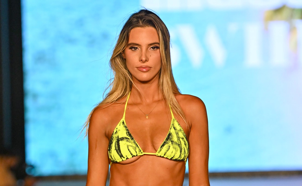 Lele Pons cautiva con diminuto bikini amarillo en desfile de South Beach Miami