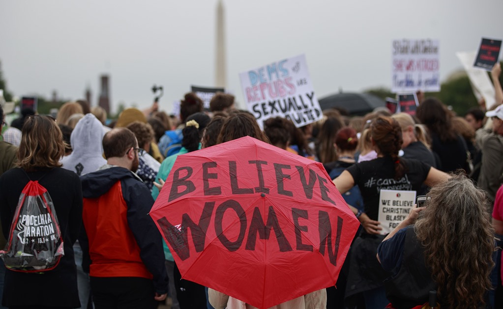 ​“No queremos abusadores en el Supremo”, gritan manifestantes a Kavanaugh