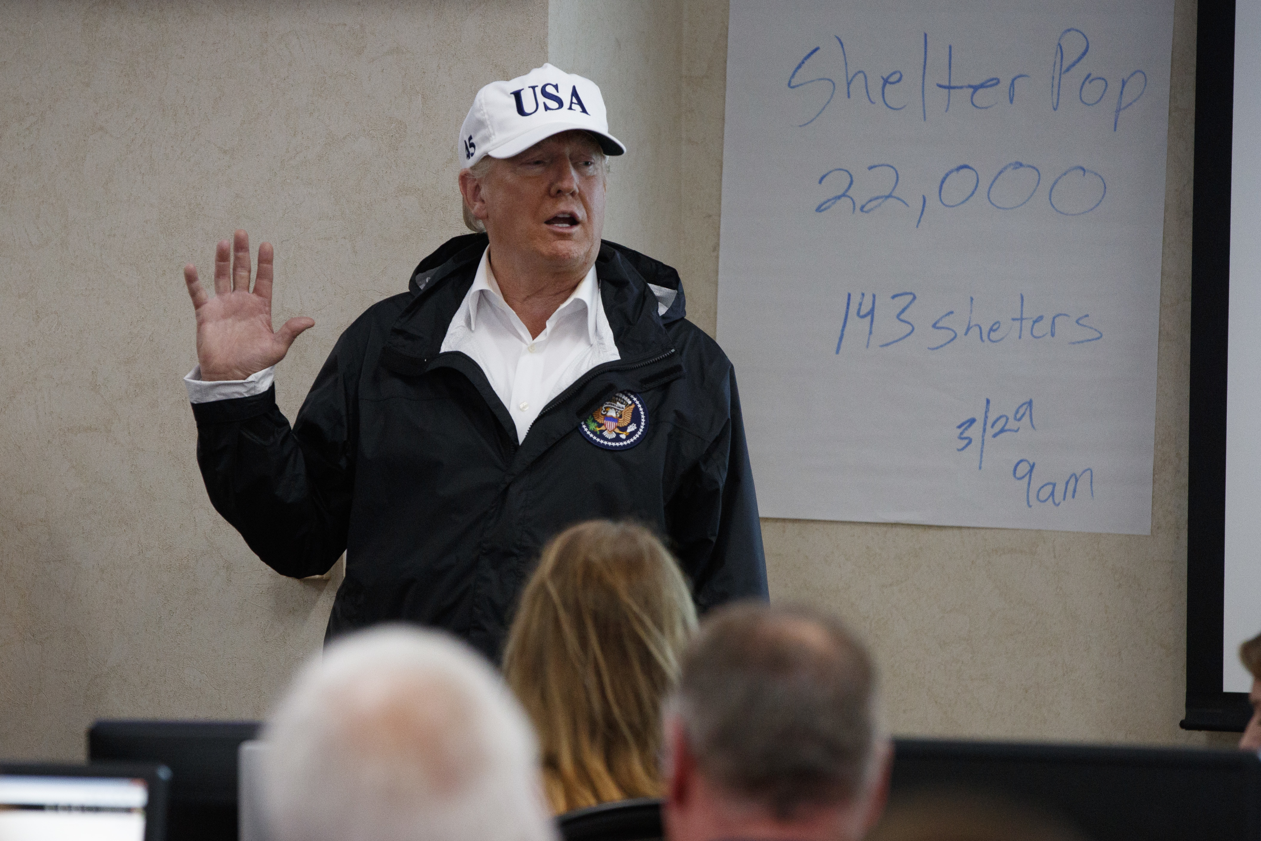 Trump promete recuperación a texanos tras devastador paso de "Harvey"