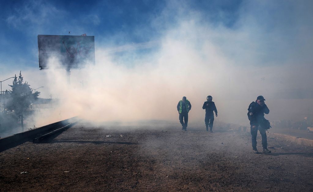México pide a EU investigación sobre uso de gases contra migrantes en frontera
