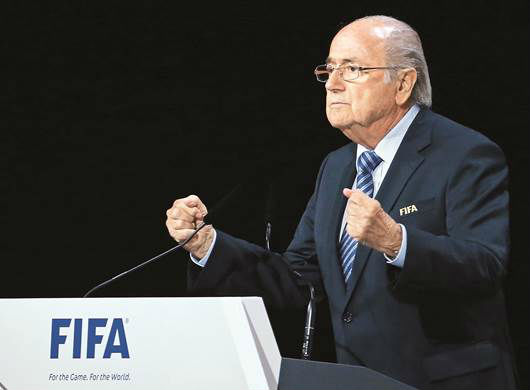 Nadie quita a Blatter del poder