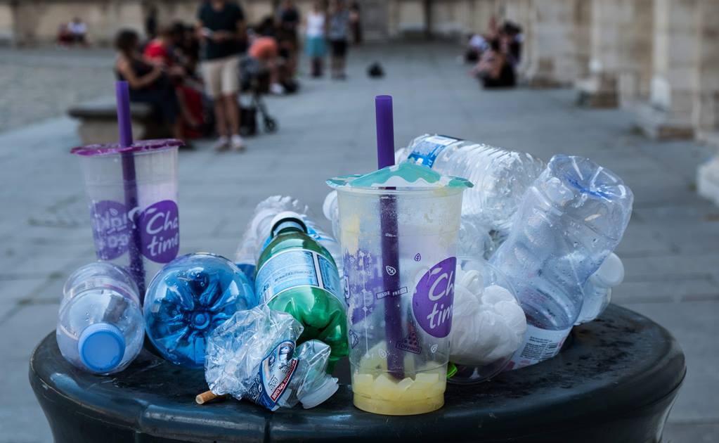 Francia prevé prohibir objetos de plástico de uso único en 2020
