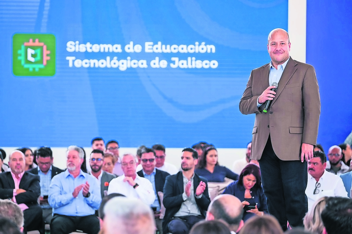 Presenta gobernador Sistema de Educación Tecnológica