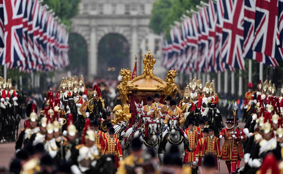 Se realiza el último día de desfile militar por Jubileo de Platino de la Reina Isabel II 