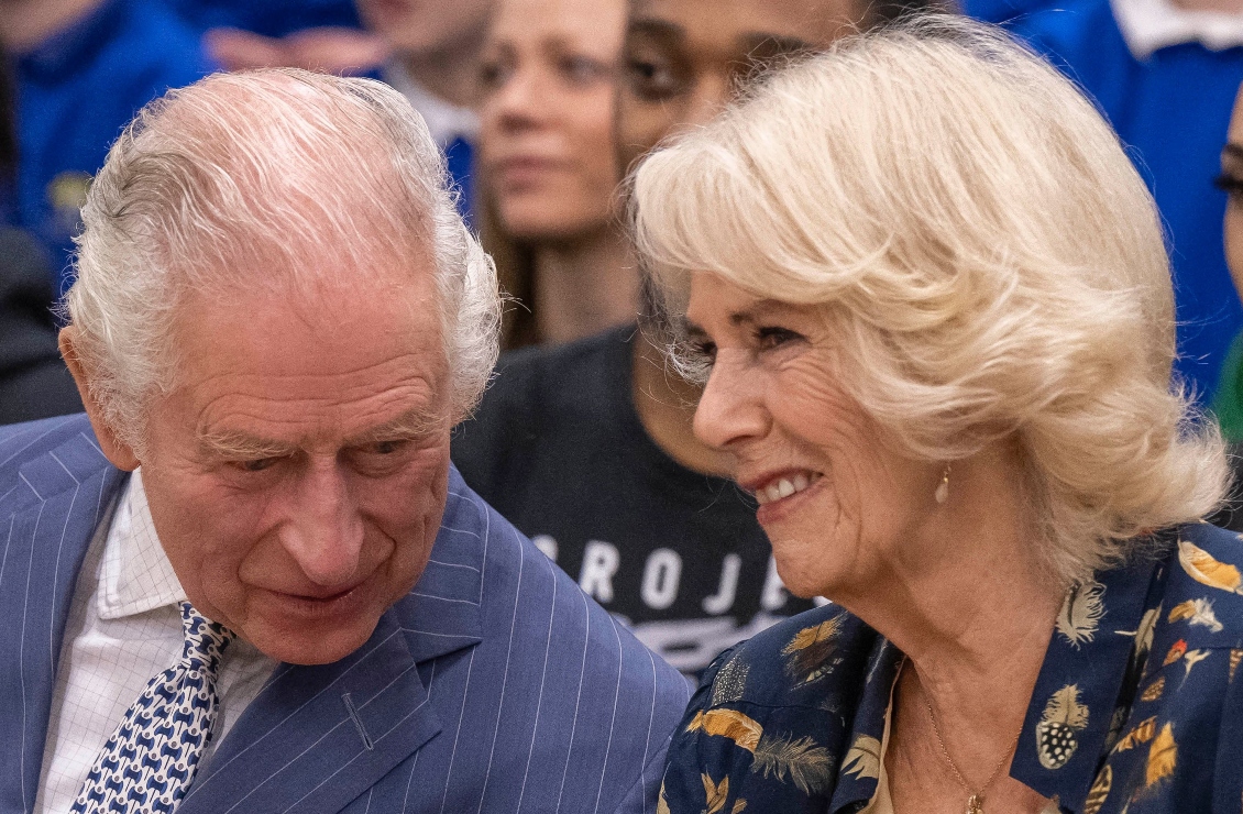 Estatuas del rey Carlos y Camila son atacadas por activistas climáticos en el museo Madame Tussauds 