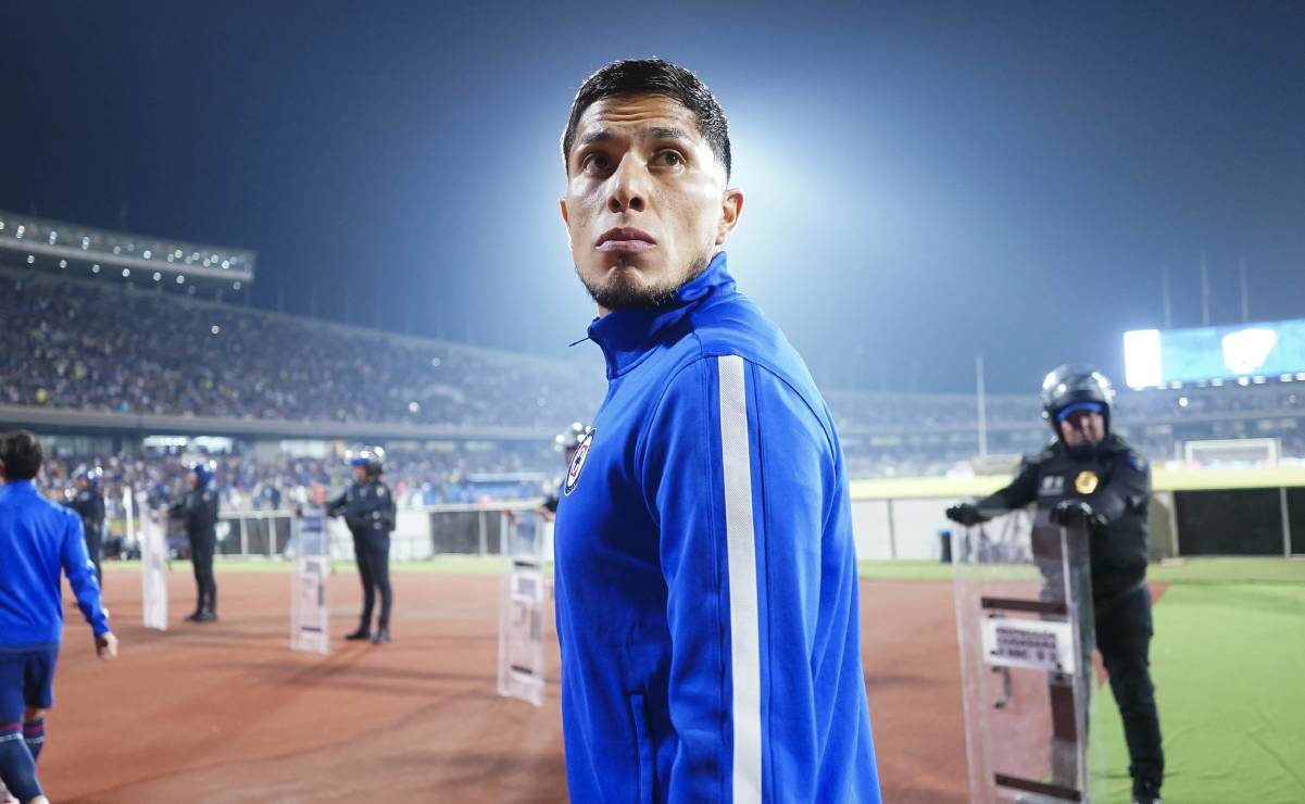 Carlos Salcedo lanzó un misterioso mensaje que ilusiona a la afición de Cruz Azul