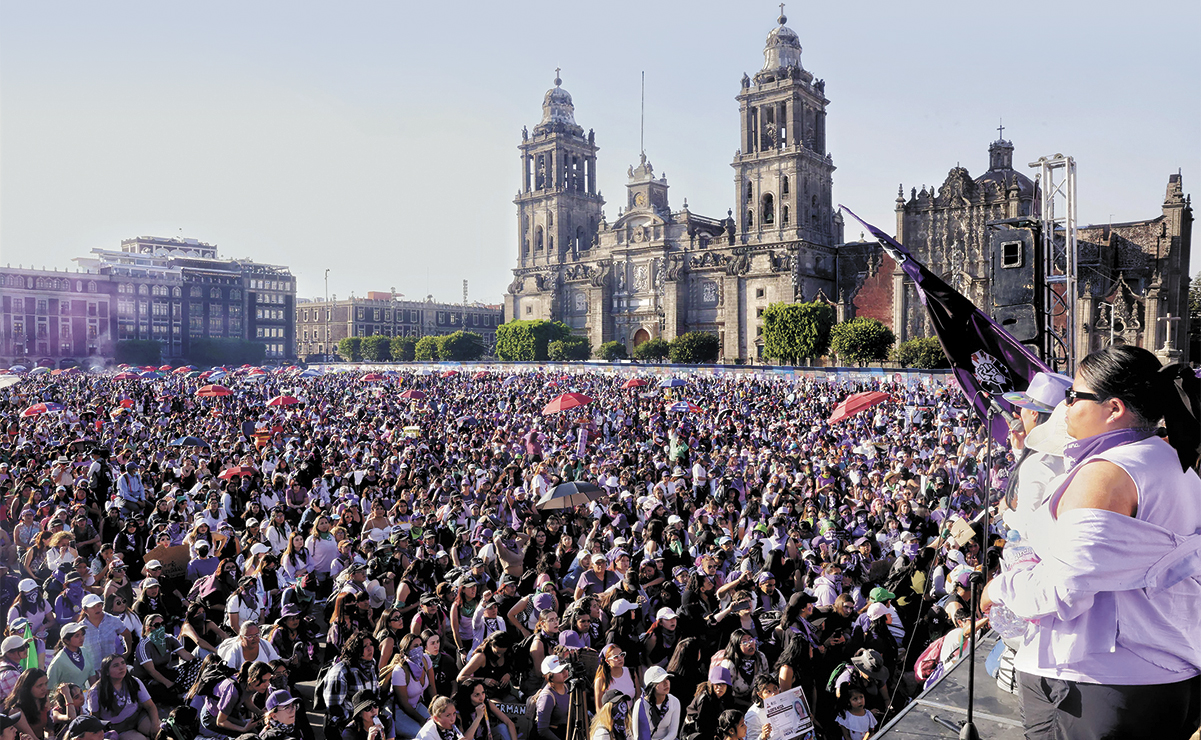 AMLO agradece a mujeres que marcharon el M8 porque fue “una manifestación pacífica”