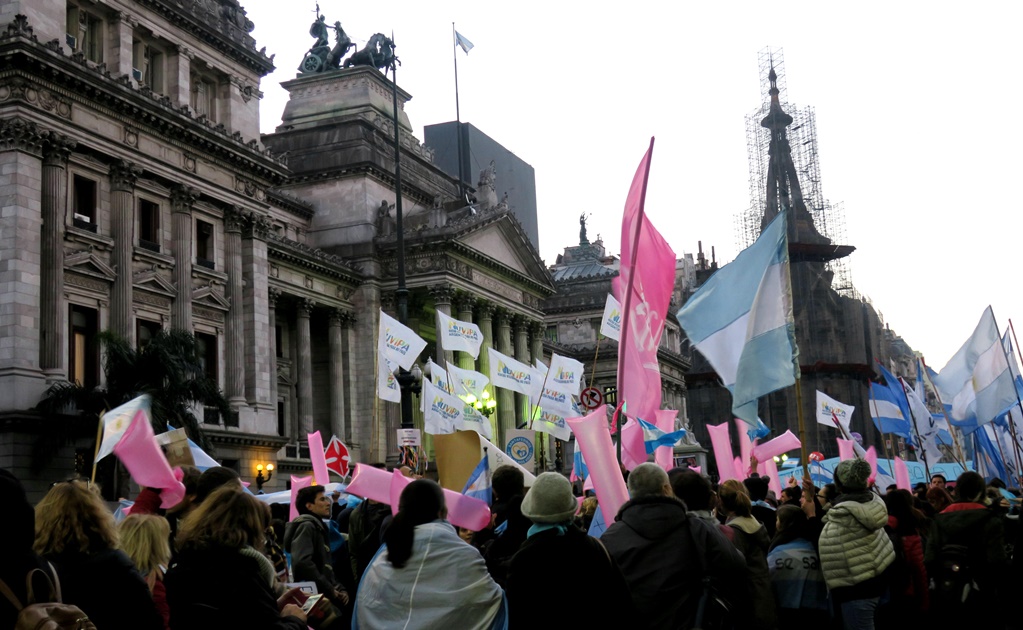 Debate sobre el aborto divide al Congreso argentino