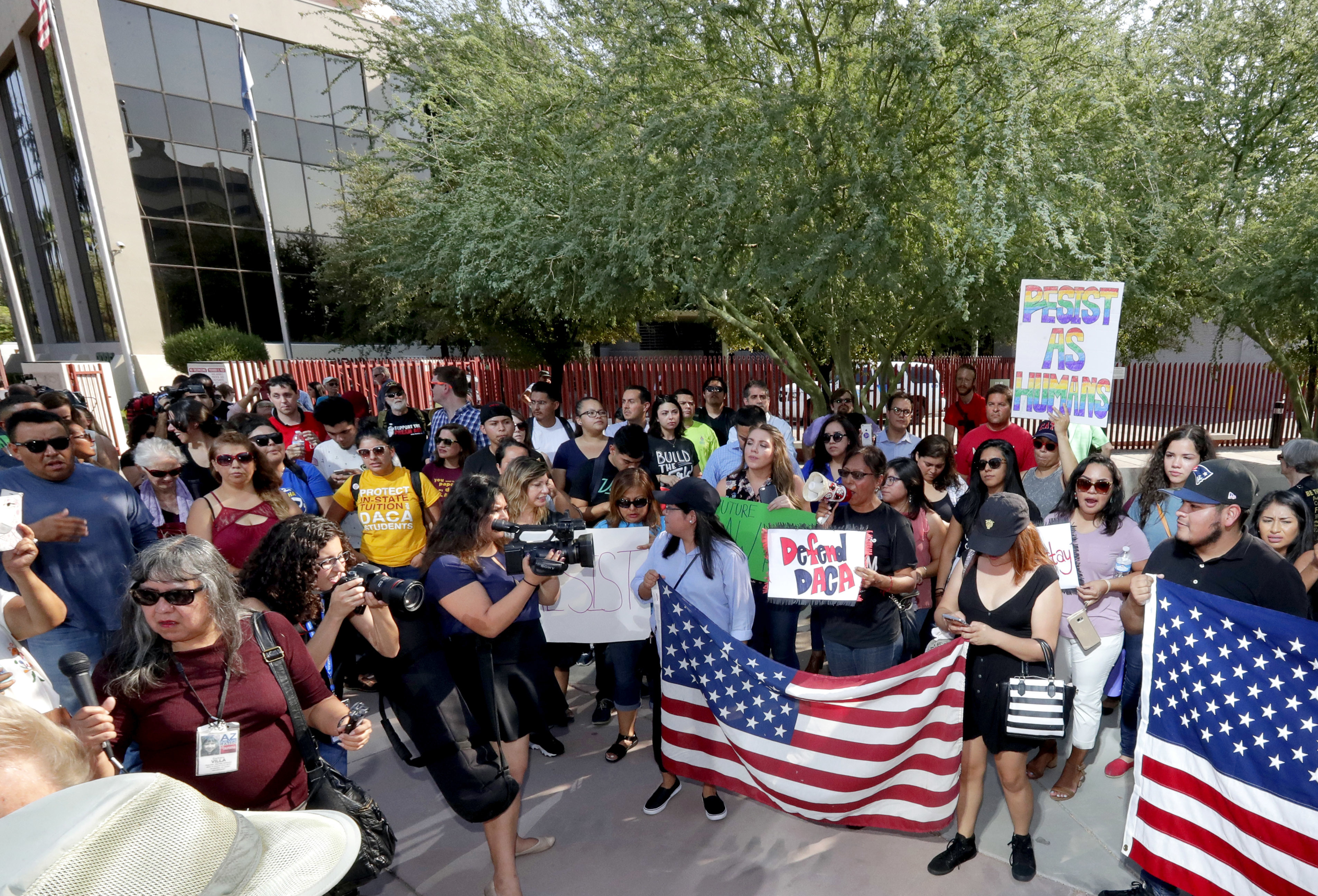 ​Líder empresarial latino dimite como asesor de Trump por fin del DACA