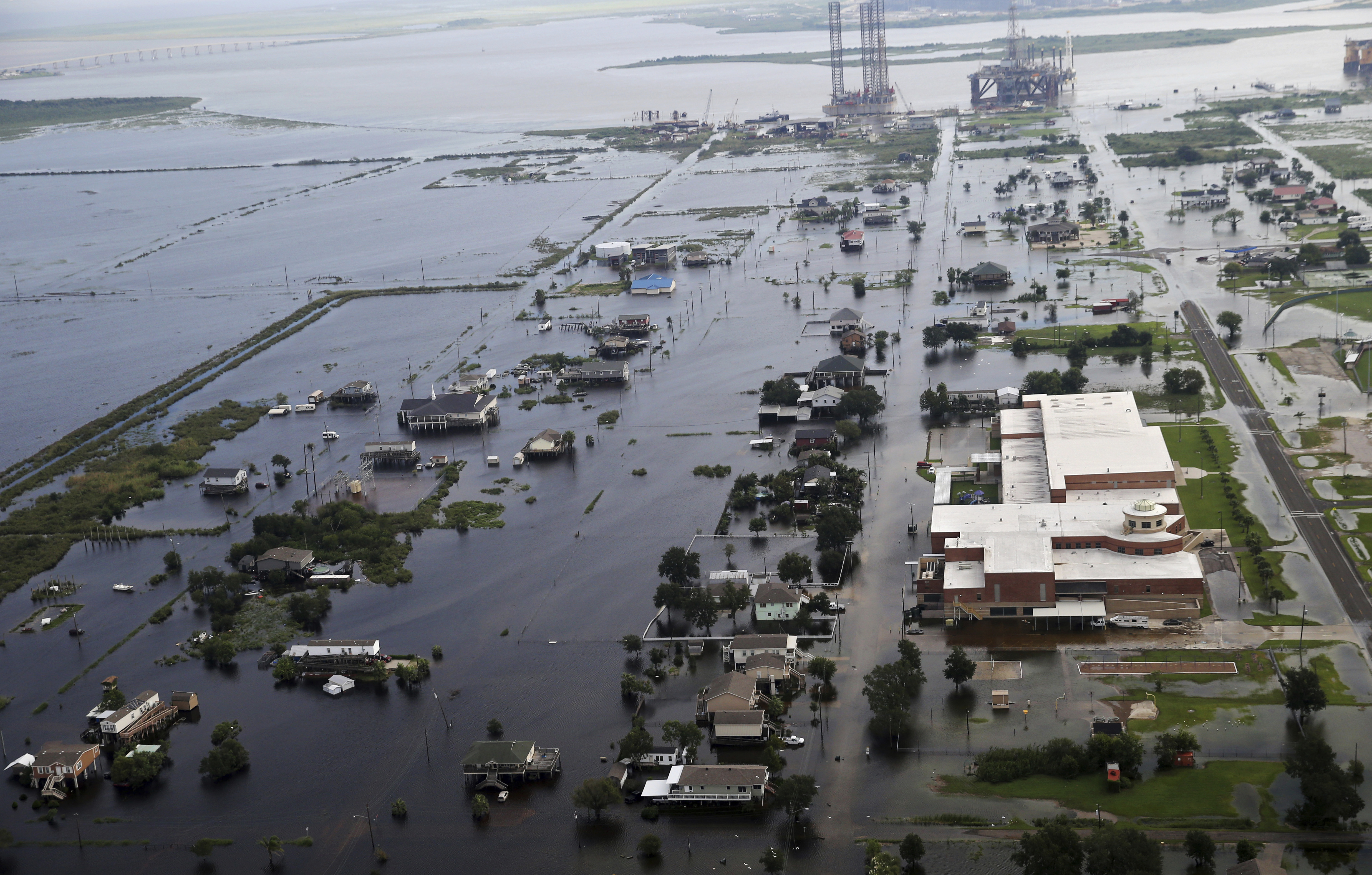 Casa Blanca pedirá fondos al Congreso para atender emergencias por "Harvey"