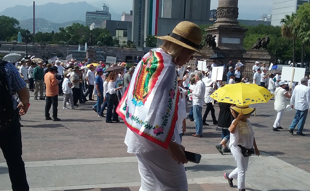 Con poca convocatoria, protestas contra López Obrador en los estados