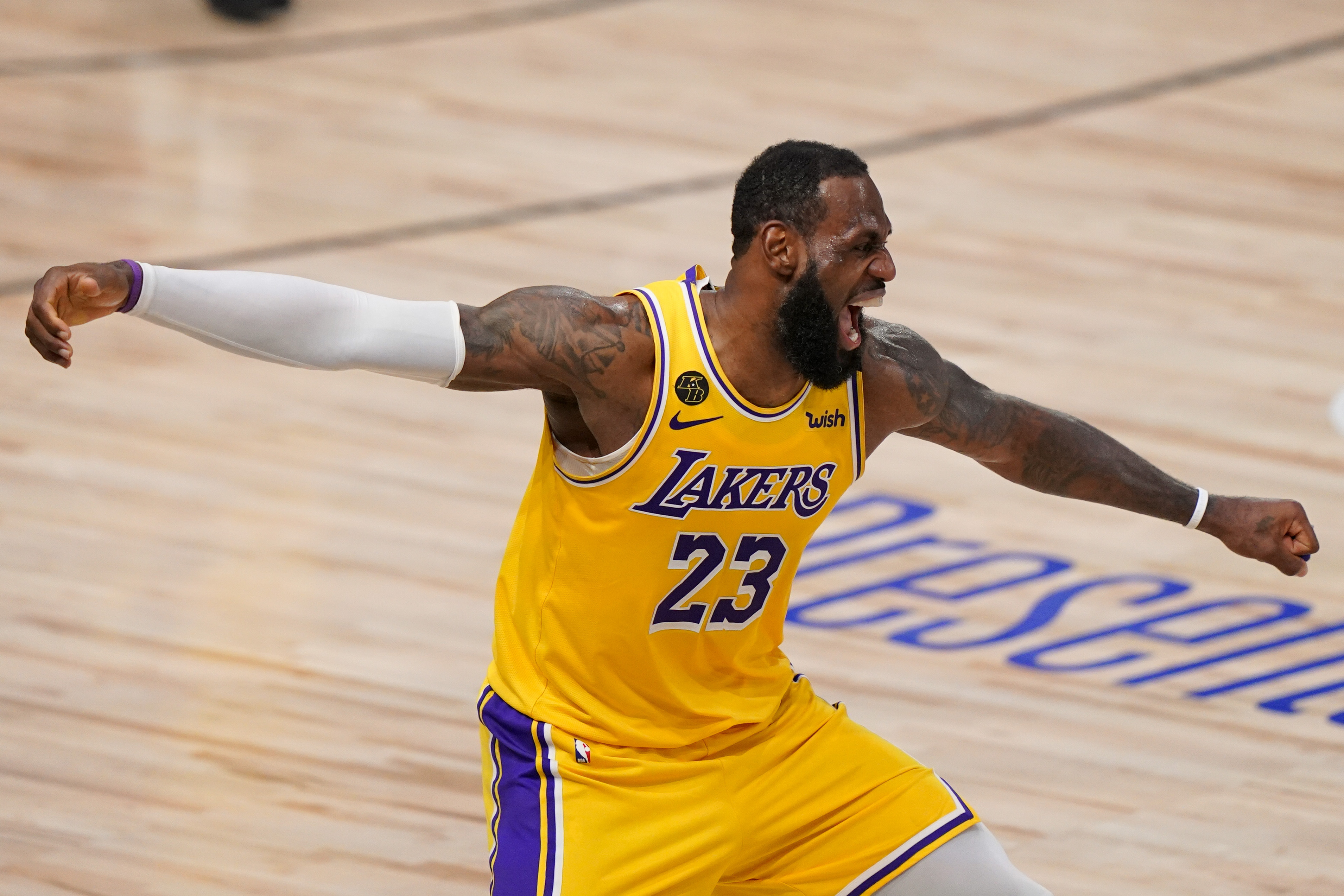 LeBron James y los Lakers están a un triunfo de la gloria en la NBA