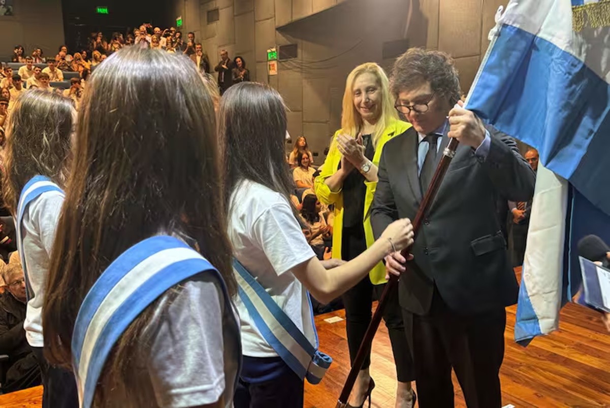 VIDEO: Esta fue la reacción de Milei tras el desmayo de dos alumnos durante discurso en colegio