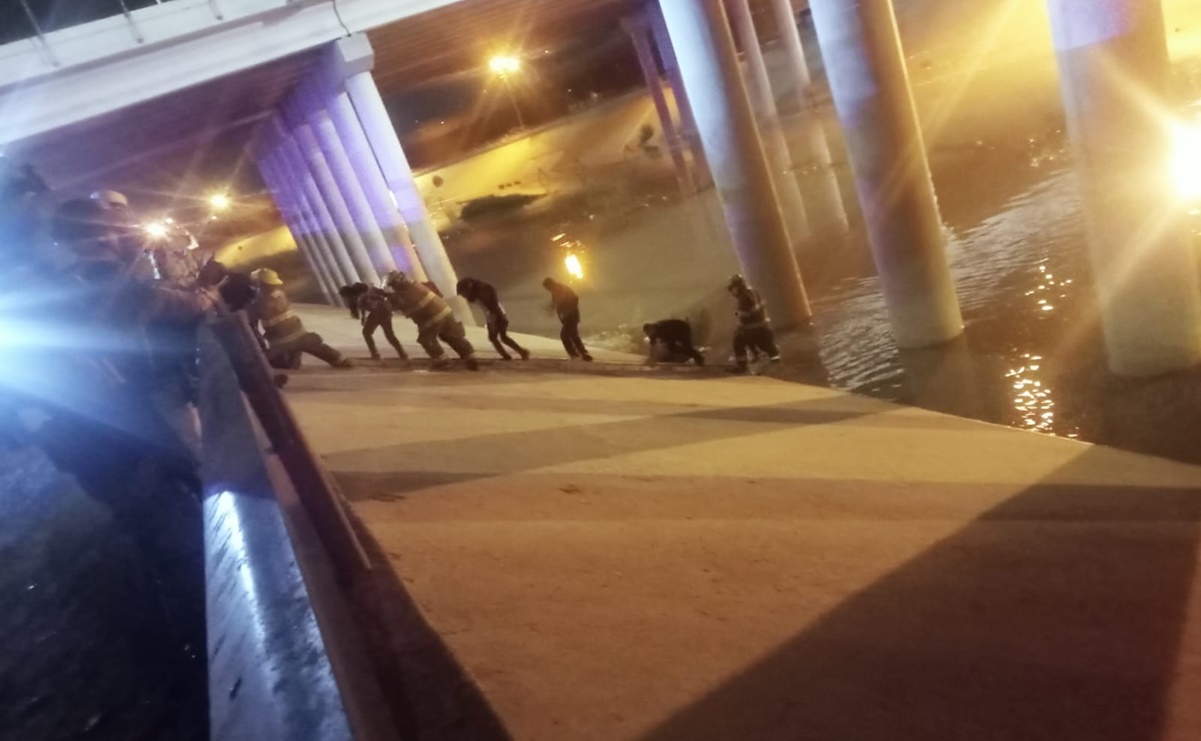 Rescatan a 9 migrantes atrapados en la corriente del río Bravo en Ciudad Juárez