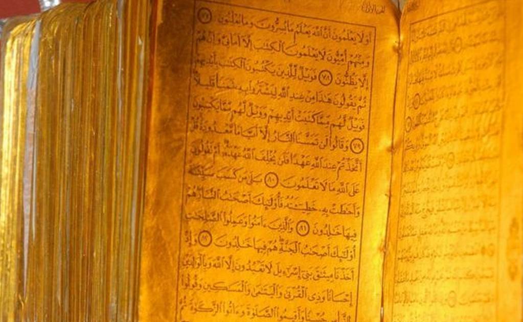 Detienen a traficantes de Corán con páginas de oro