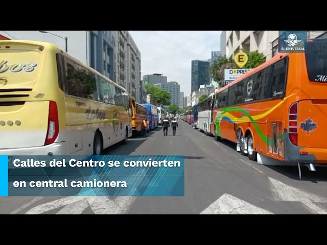 Convierten calles del Centro en estacionamiento de autobuses por mitin de AMLO