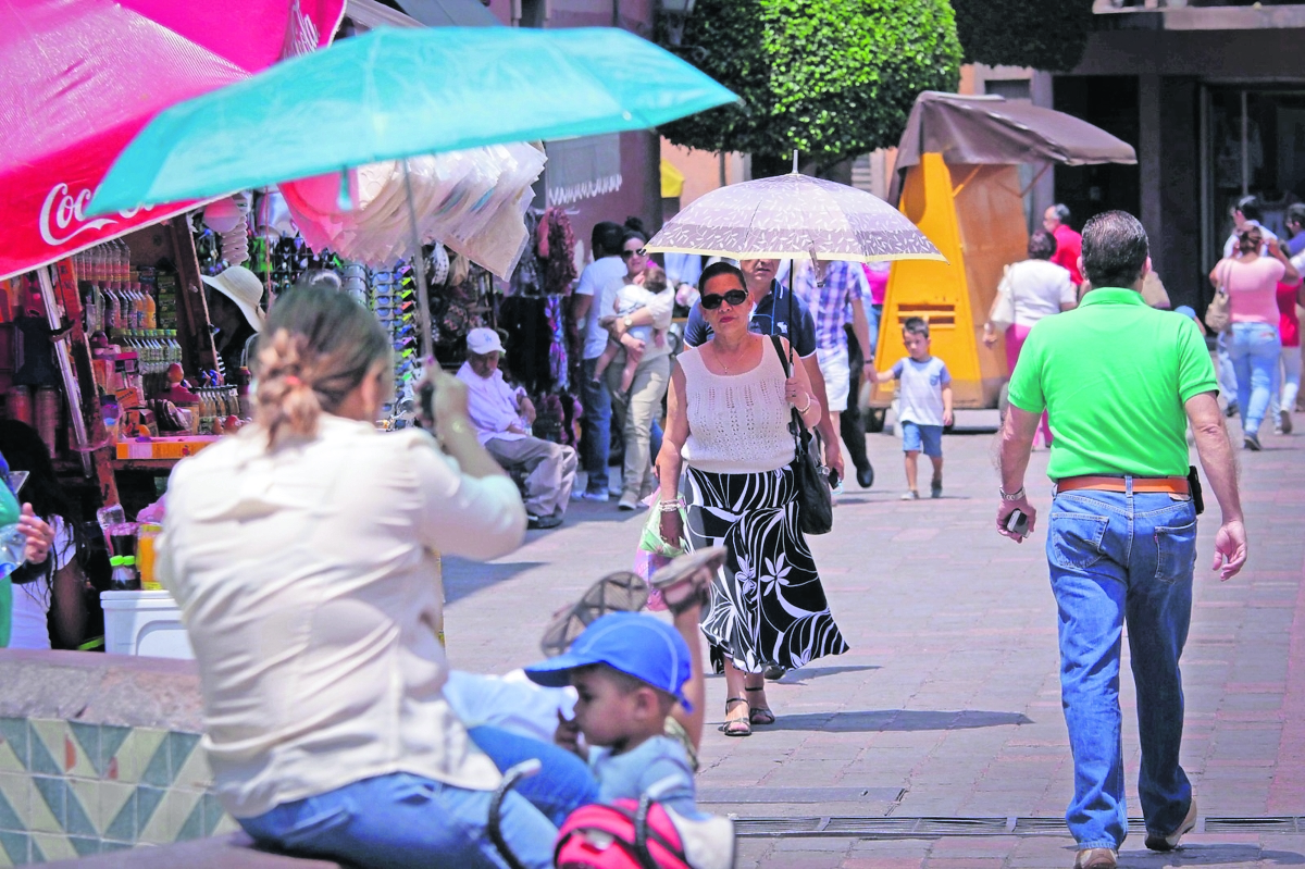 Clima CDMX: Un día muy caluroso y posibilidad de lloviznas para el Valle de México hoy, 3 de junio