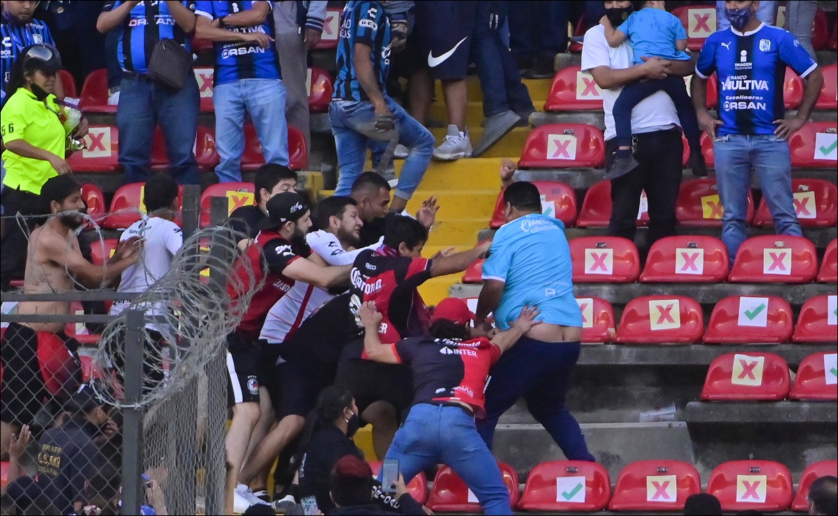 Detienen a primeros servidores públicos por la violencia durante el Querétaro vs Atlas