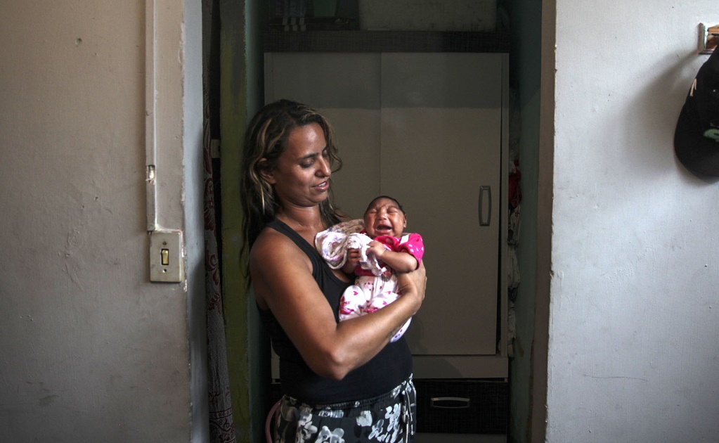 Brasil: Suma mil 168 casos de microcefalia relacionados con zika
