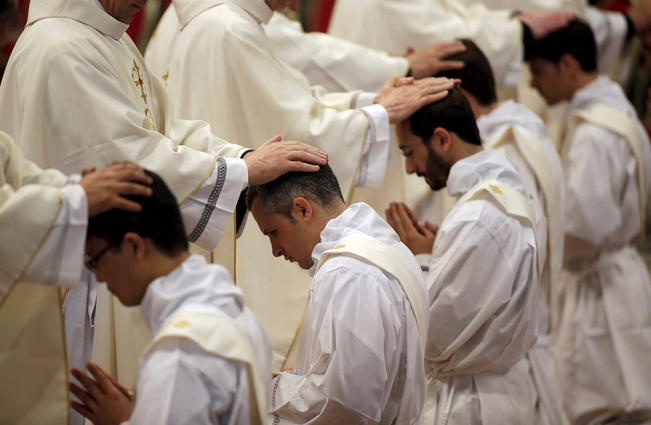 Iglesia se queda sin sacerdotes. Disminuyen ordenaciones en Querétaro